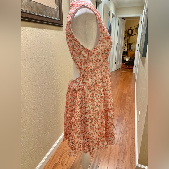 NWT frilly short sexy dress. Medium - Picture 2 of 5